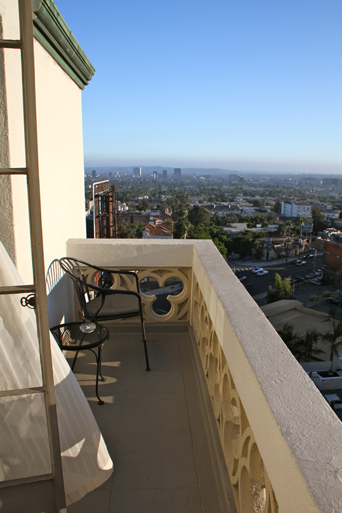 The shared balcony or room 79